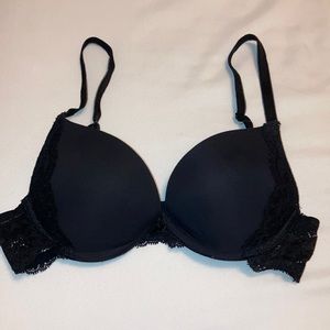 Women’s Victoria’s Secret Black lace Dream Angels push up bra with bow detail
